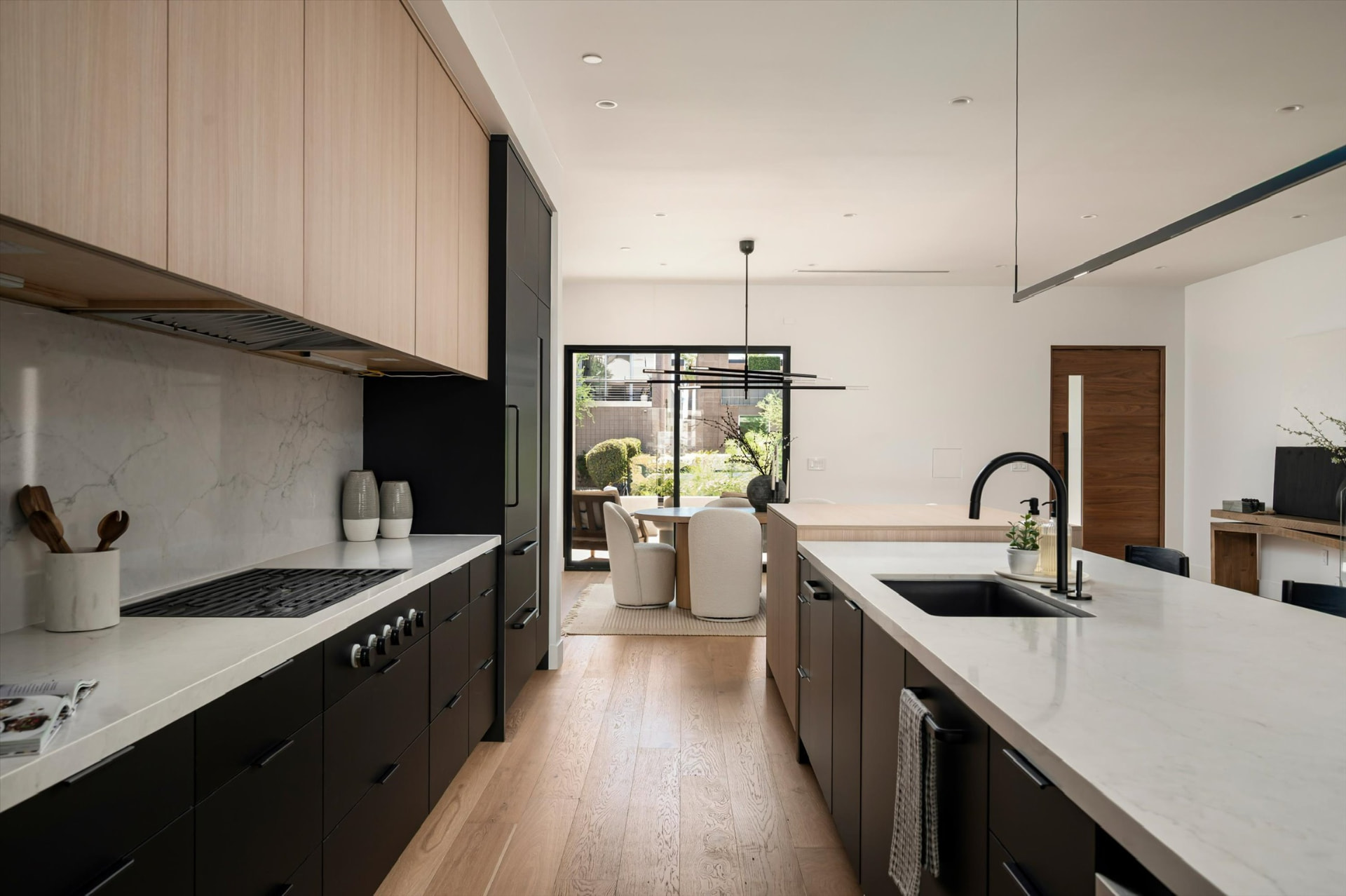 Kitchen run toward the dining area