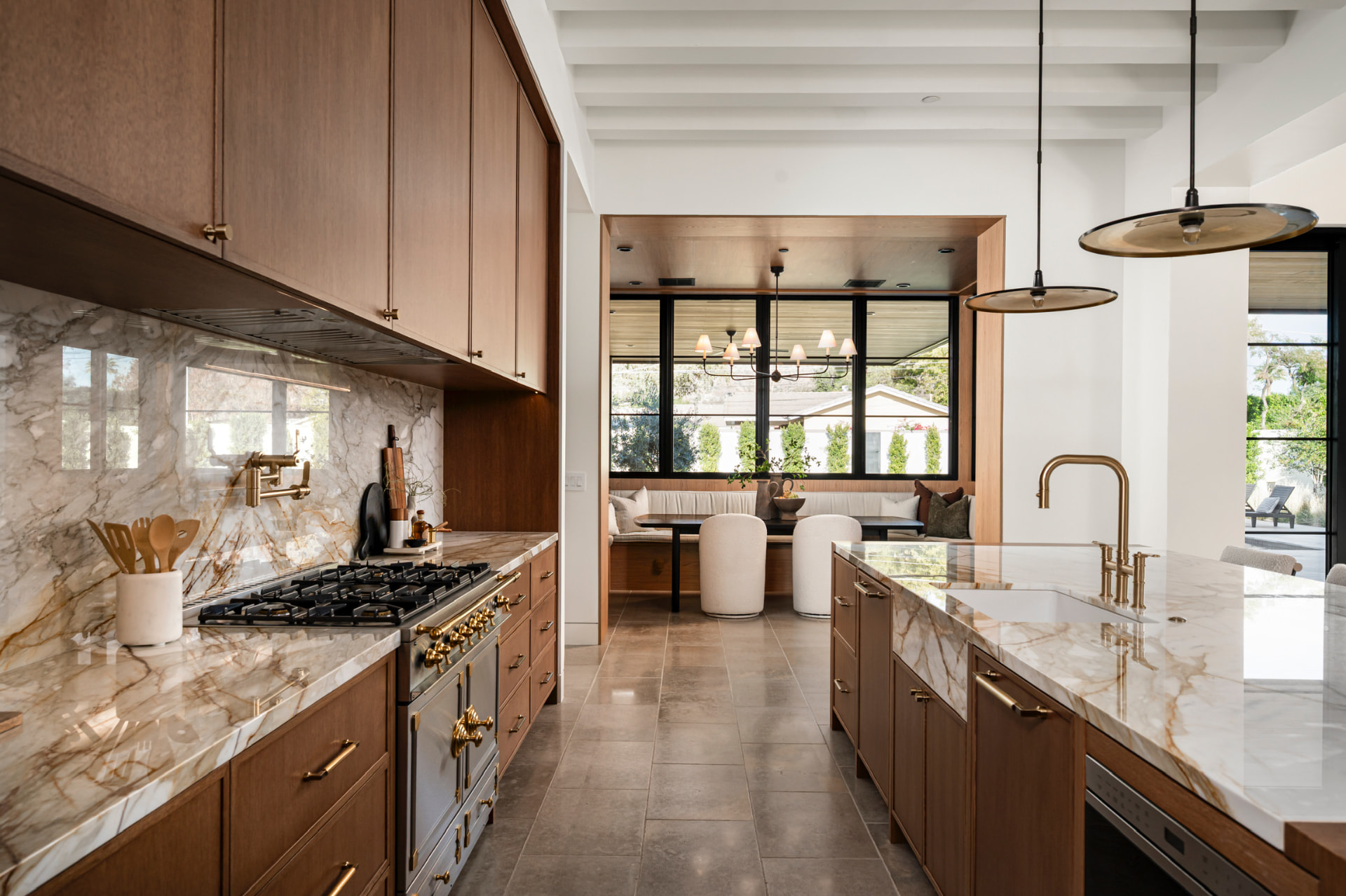 Kitchen and dining nook sightline